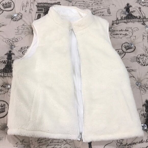 Core Life Reversible Zip-Front Vest - Picture 6 of 7